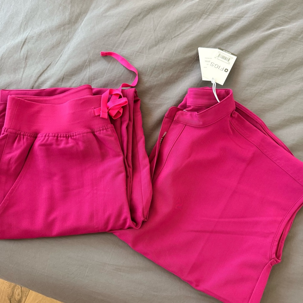 FIGS Rafaela XS and Isabel Pants S